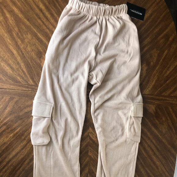 PrettyLittle Thing Tan Cargo Joggers!! - Picture 5 of 5